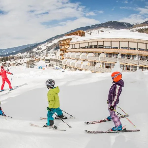 Family Resort Rainer, hotel in Sesto