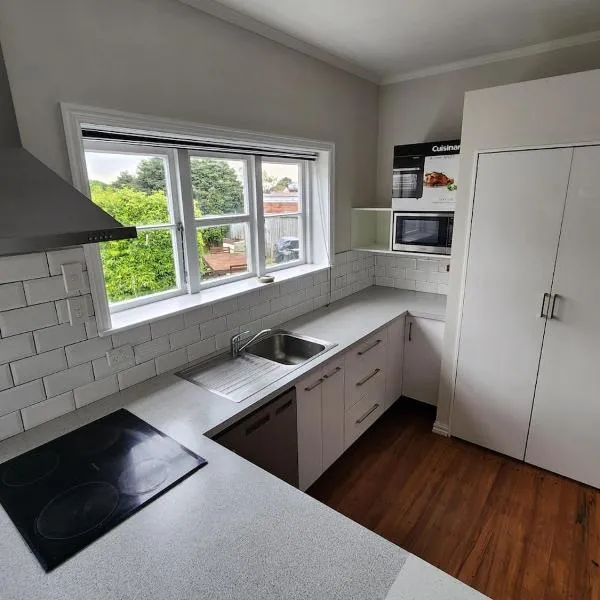 3BR Retreat - Quiet and Relaxing - Work or Leisure, hotel i Lower Hutt