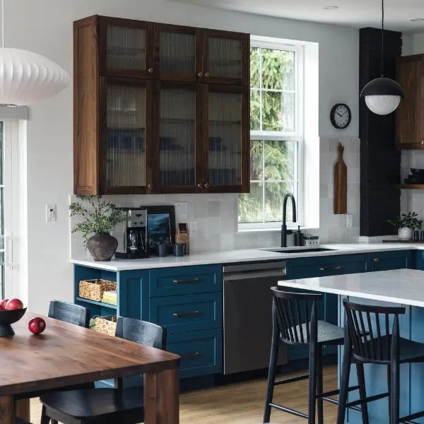 Kaslo में, होटल Lokis Loft and Cellar at the 1896 Building