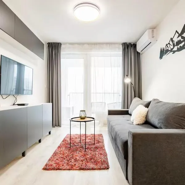 SkyFlat Bratislava-New Apartment near Airport Free Parking, hotel a Bratislava