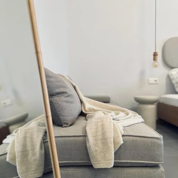 Ovio I: Parikia şehrinde bir otel