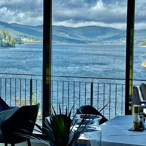 Seehotel Hubertus, hotel v mestu Schluchsee