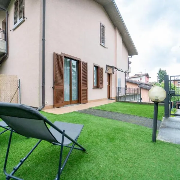 Apartment with private garage, garden and WiFi, hotel in San Fermo della Battaglia