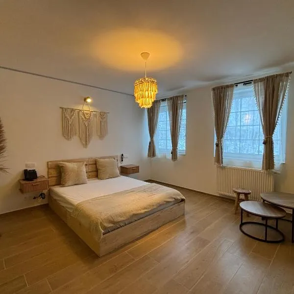 Le Bovary Hotel Riad, hótel í Héron