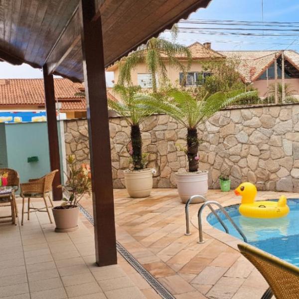3 quartos Localização Perfeita com Piscina a 300m da praia