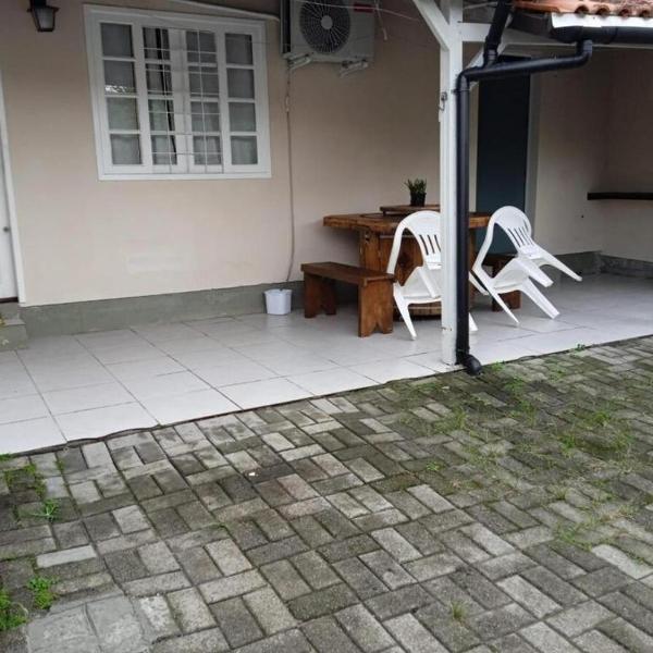 Casa privativa 2 dorm campeche
