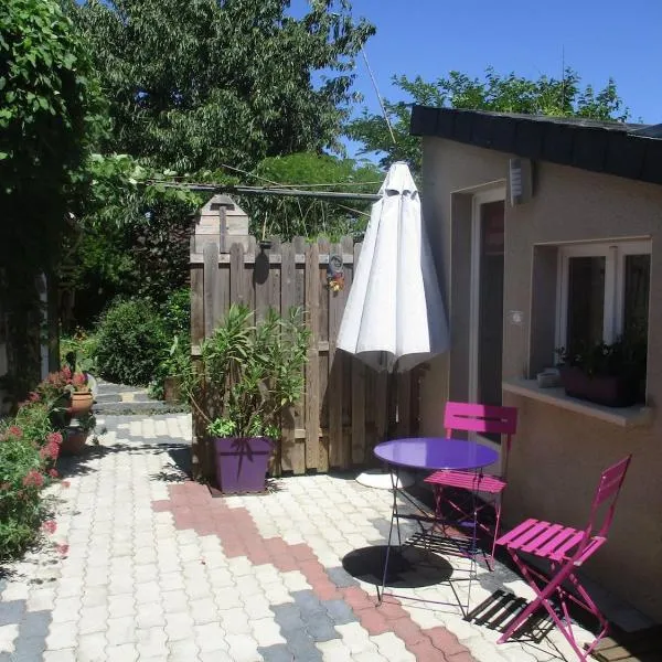 Studio aux portes d'Angers – hotel w mieście Les Ponts-de-Cé