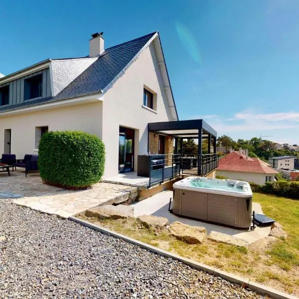 La Clef Decamp Casa Antoine 15pers vue mer, 10 min à pied plage, hotelli kohteessa Donville-les-Bains