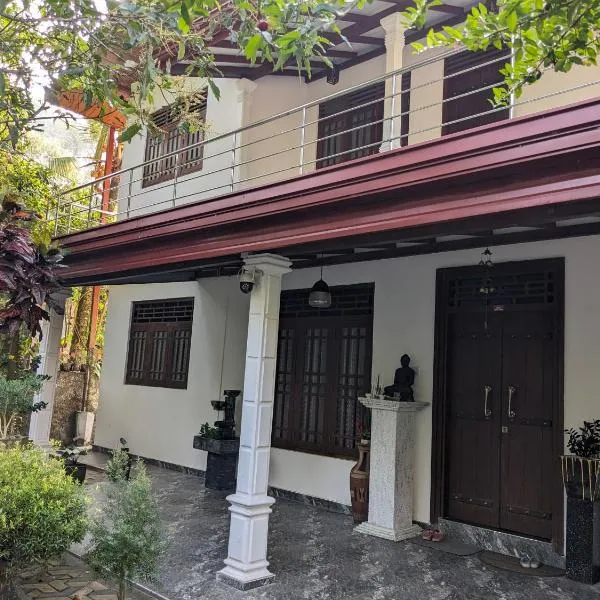 Villa 505 Induruwa, hotel u gradu Induruwa