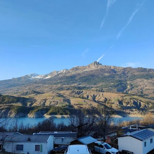 Bungalow/chalet (HLL) à Serre Ponçon, proche stations de ski, khách sạn ở Pontis