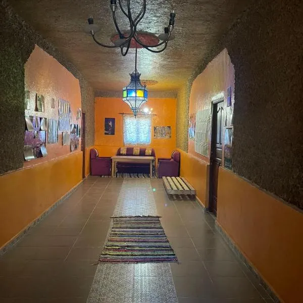 Guest House familly takojt, hotel a Merzouga