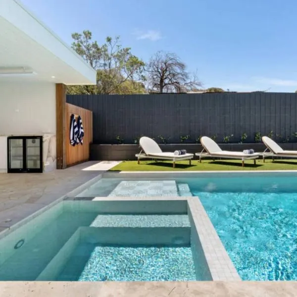 Lisence to Chill Amazing Pool and Location โรงแรมในซอร์เรนโต