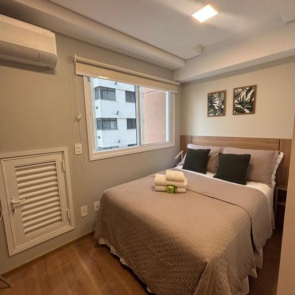 Studio confortável e novo próximo ao Allianz - piscina e coworking