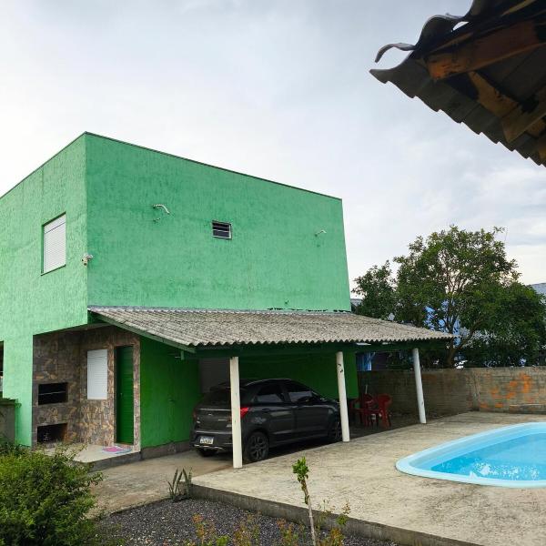 Green house in Estrela-do-mar
