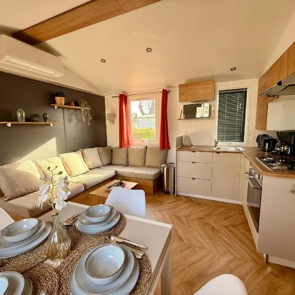 Eden Cottages - Mobil-home Premium avec piscine: Biot şehrinde bir otel