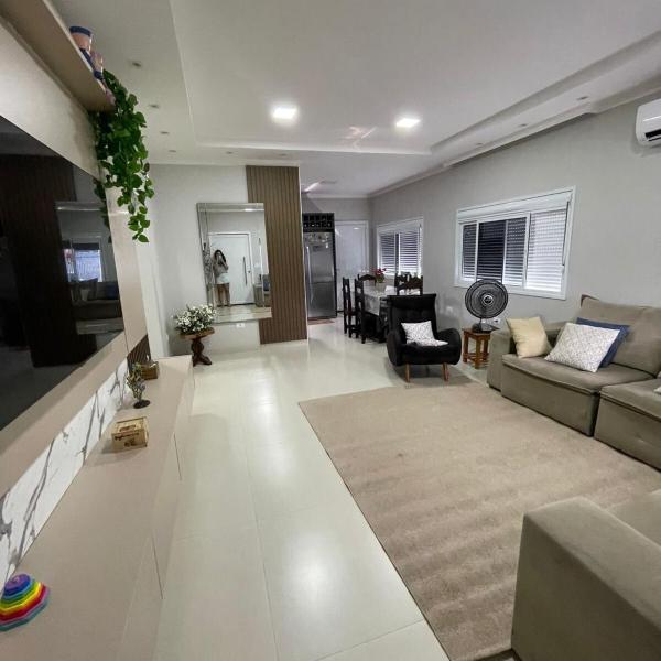 Casa completa a 5 minutos do Paraguai