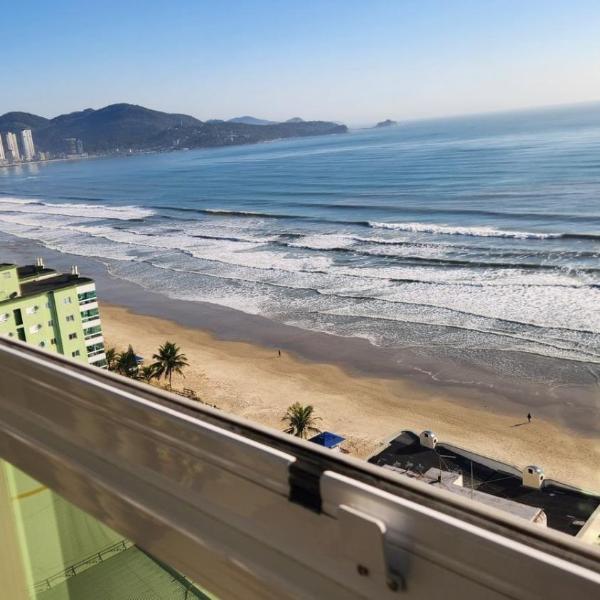 Apto 3 Suítes 3 garagens Vista Mar em Meia Praia
