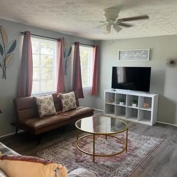 Historic Peaceful Apt near VSU & SGMC โรงแรมในวัลโดสตา