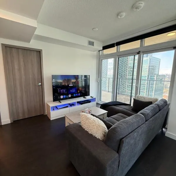 Luxury Condo Downtown Toronto, hotel en Toronto
