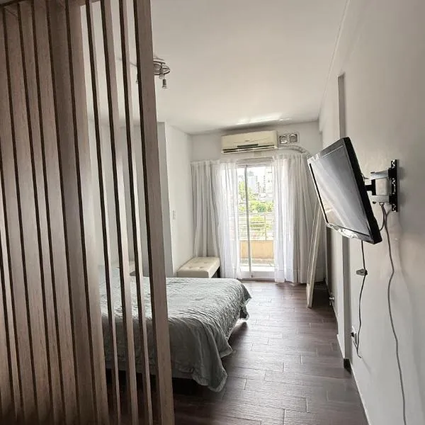 Luminoso monoambiente, hotel em San Justo