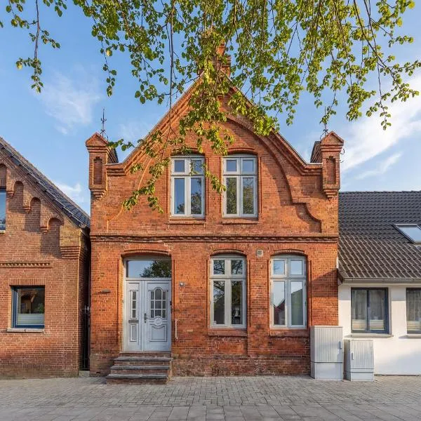 Stadthuus 51 – hotel w mieście Husum