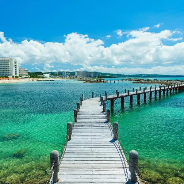 Sheraton Okinawa Sunmarina Resort: Onna şehrinde bir otel
