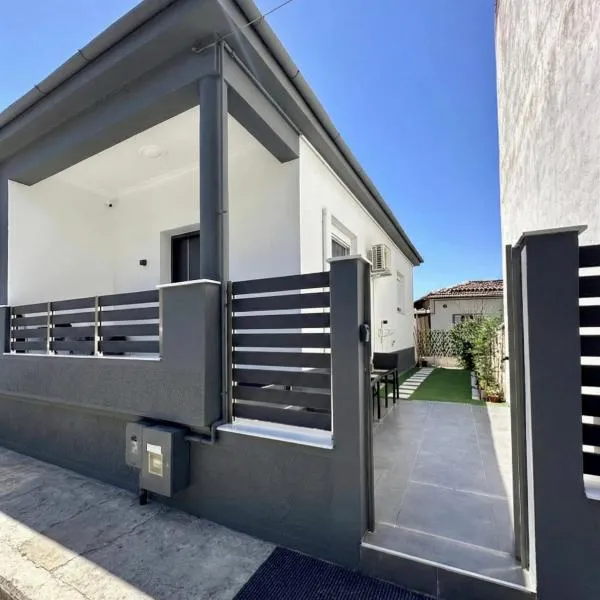 BelAir Luxury Living - 'The One Villa', hotel en Karditsa