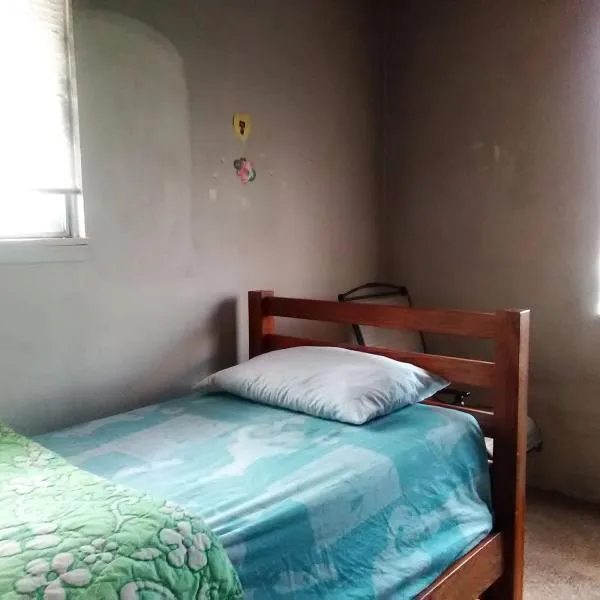 Comfy Room, viešbutis mieste Overland Parkas