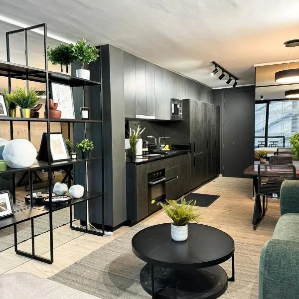 Moderno estudio con aire acondicionado y estacionamiento, hotel v destinácii Santiago
