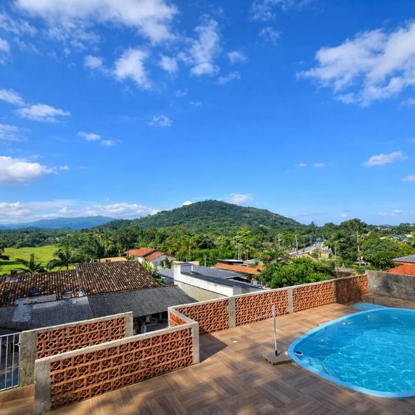 House with Pool in Ribeirão da Ilha -13 People