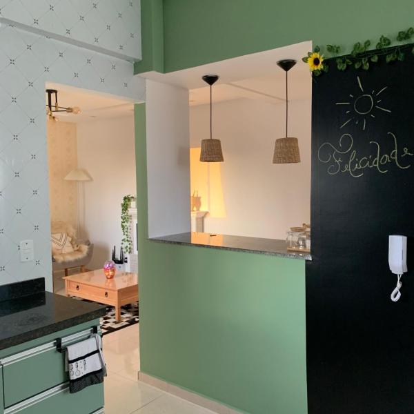 Ar, rede, lareira, cinema e cozinha no Candeias - Foto 4