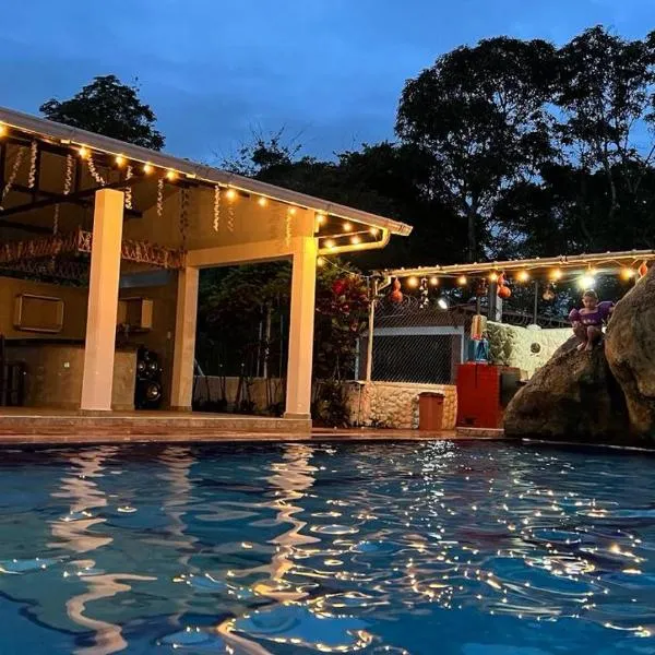 Finca Turística VILLA NELLA、アカシアスのホテル