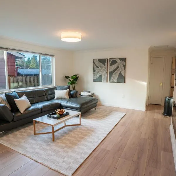 Modern 3BR - Rare AC in Seattle - Family-Friendly、シアトルのホテル