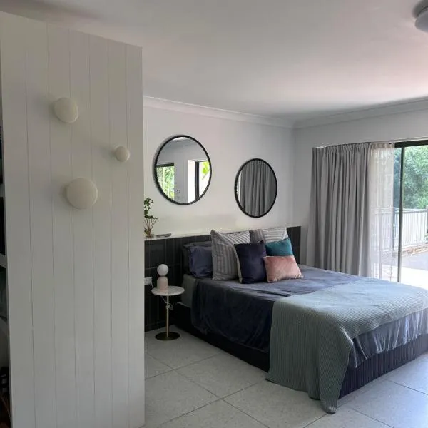 Sophisticated Spacious Self Contained Studio, hotel v destinaci Brisbane