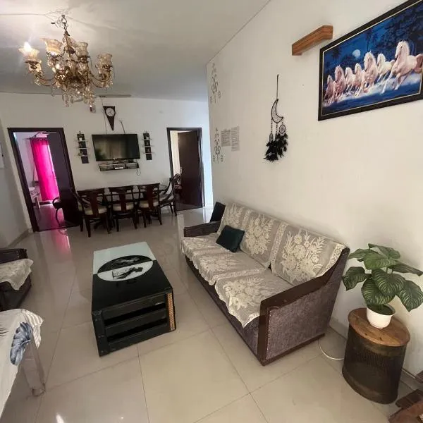 Homestay 3BHK floor, hotel sa Faridabad