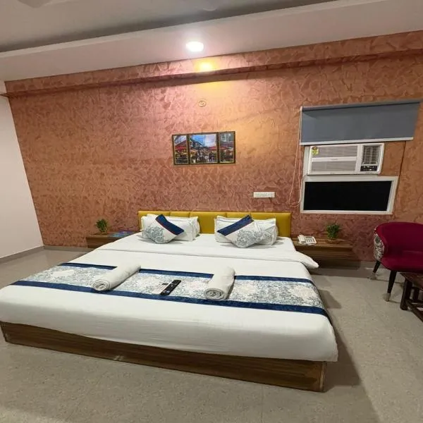 Radiant Blu Hotel Sec 122, hotel u gradu Noida