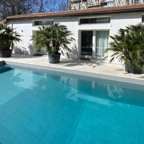 Residence Mont-Blanc Poolhouse, hotelli Genevessä