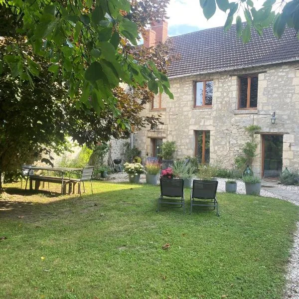 Maison de famille du 17ème siècle I Proche Senlis Chantilly Compiègne Astérix Paris, hotel sa Pontpoint