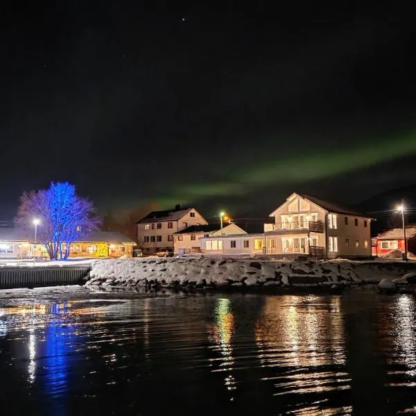 Hennesstrand Brygge - Din base for Vesterålen og Lofoten: Hennes şehrinde bir otel