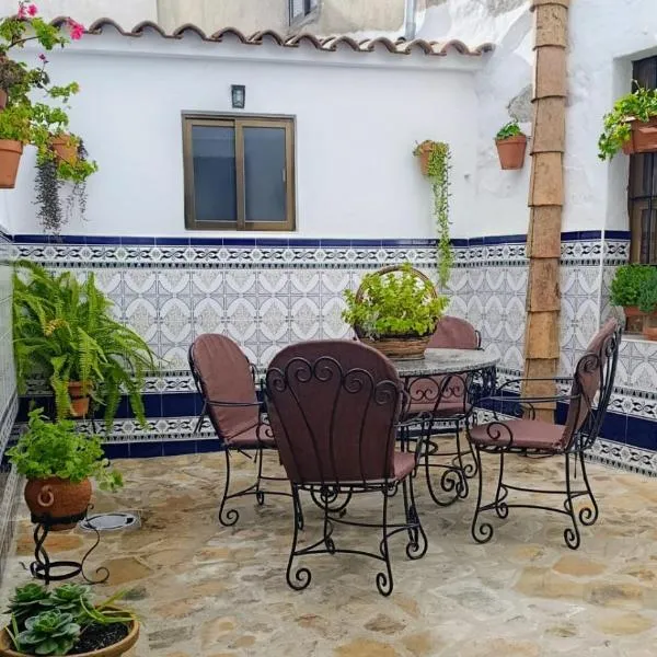 Casa de los Abuelos, хотел в Карденя