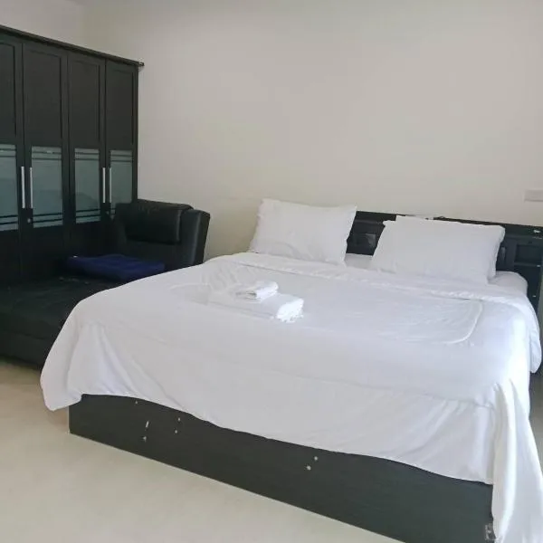 The Beach Bangsaen Condo 327/30 โรงแรมในบ้านบางแสน (1)