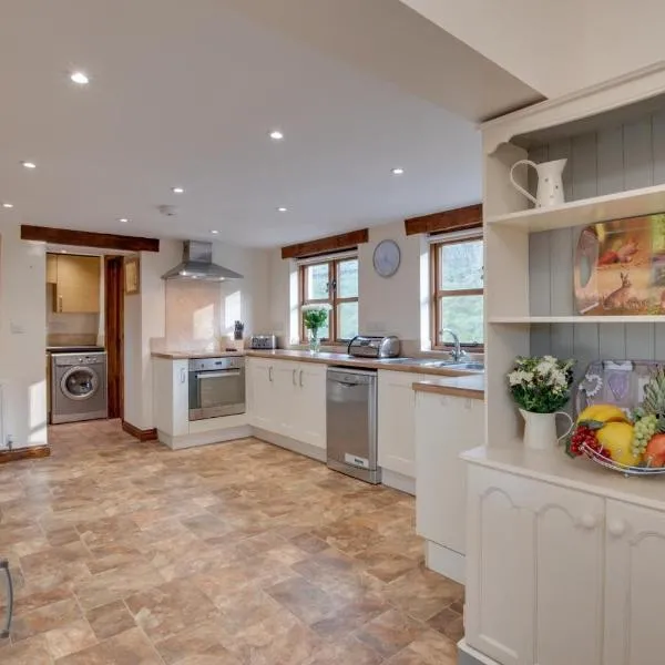 3 Bed in South Molton oc-millba, ξενοδοχείο σε Bishops Nympton