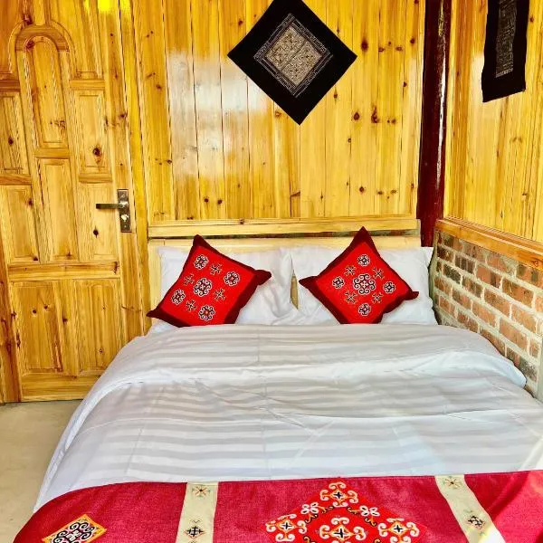 H'mong Village Homestay, hotel in Sapa