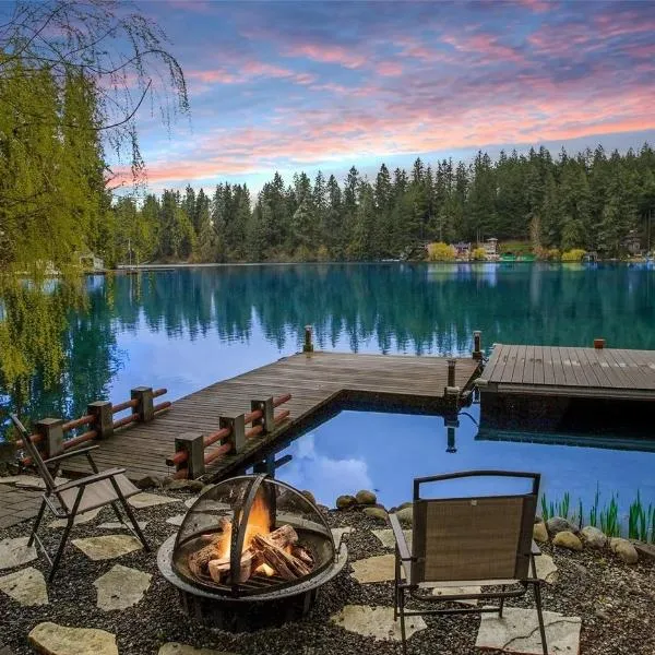 The Lakehouse Retreat, hôtel à Maple Valley