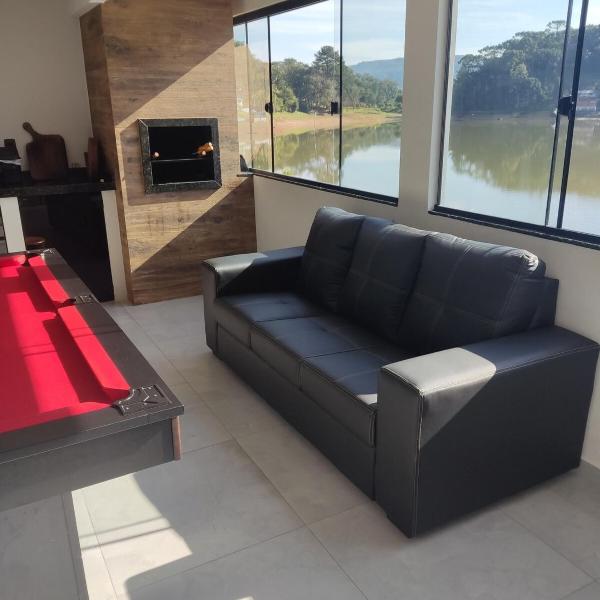 Casa na Margem da Represa em Rio dos Cedros