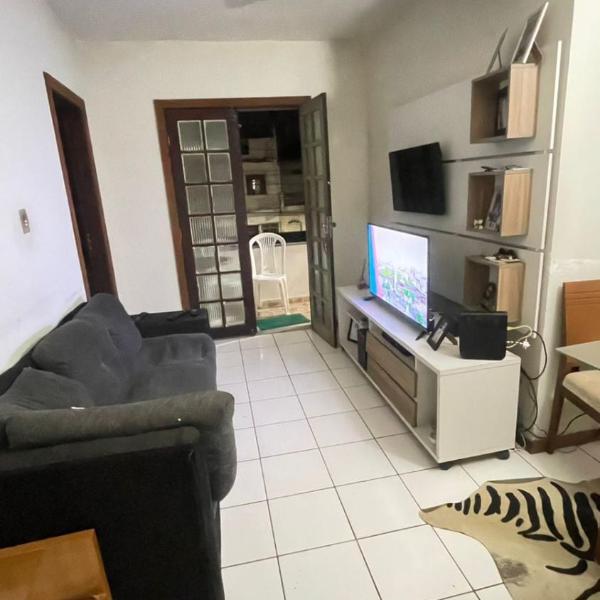 apartamento bastante ventilado e proximo a praia, shopping, estação de transporte