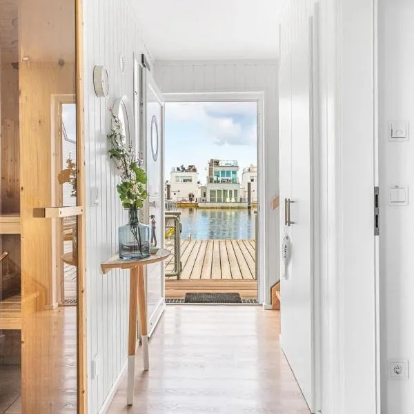 Schwimmendes Haus Hygge Olpenitz, готель у місті Ольпеніц