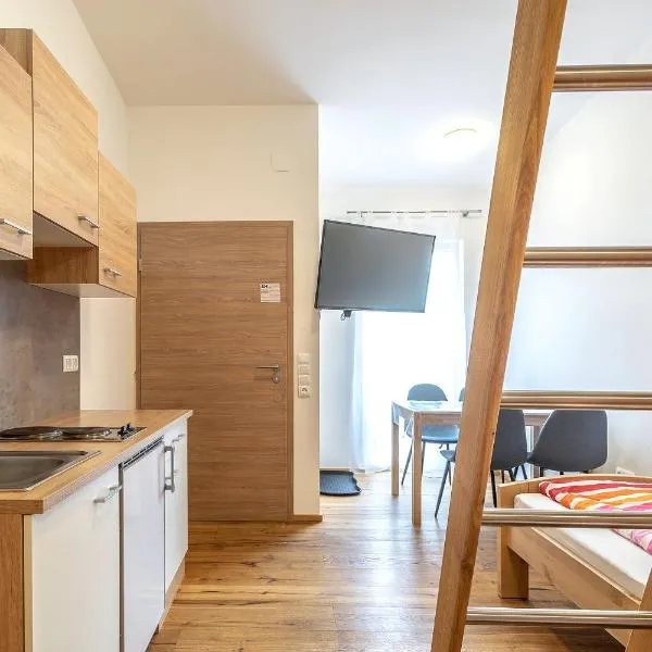 Apart Mittagsonne Buxacher Straße 23d mit motorbikerental, hotel en Memmingen
