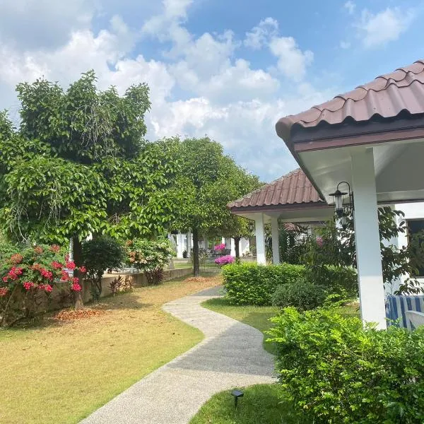 The1 Mangosteen Harmony Retreat - Khaolak - Eco Luxury Villa - Room Only -No Breakfast, hotel in Khao Lak