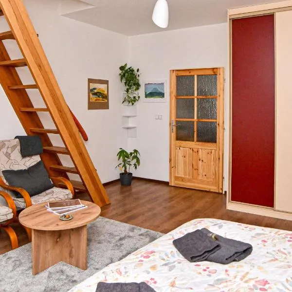 Ubytování u kostela, hotel in Podmokly